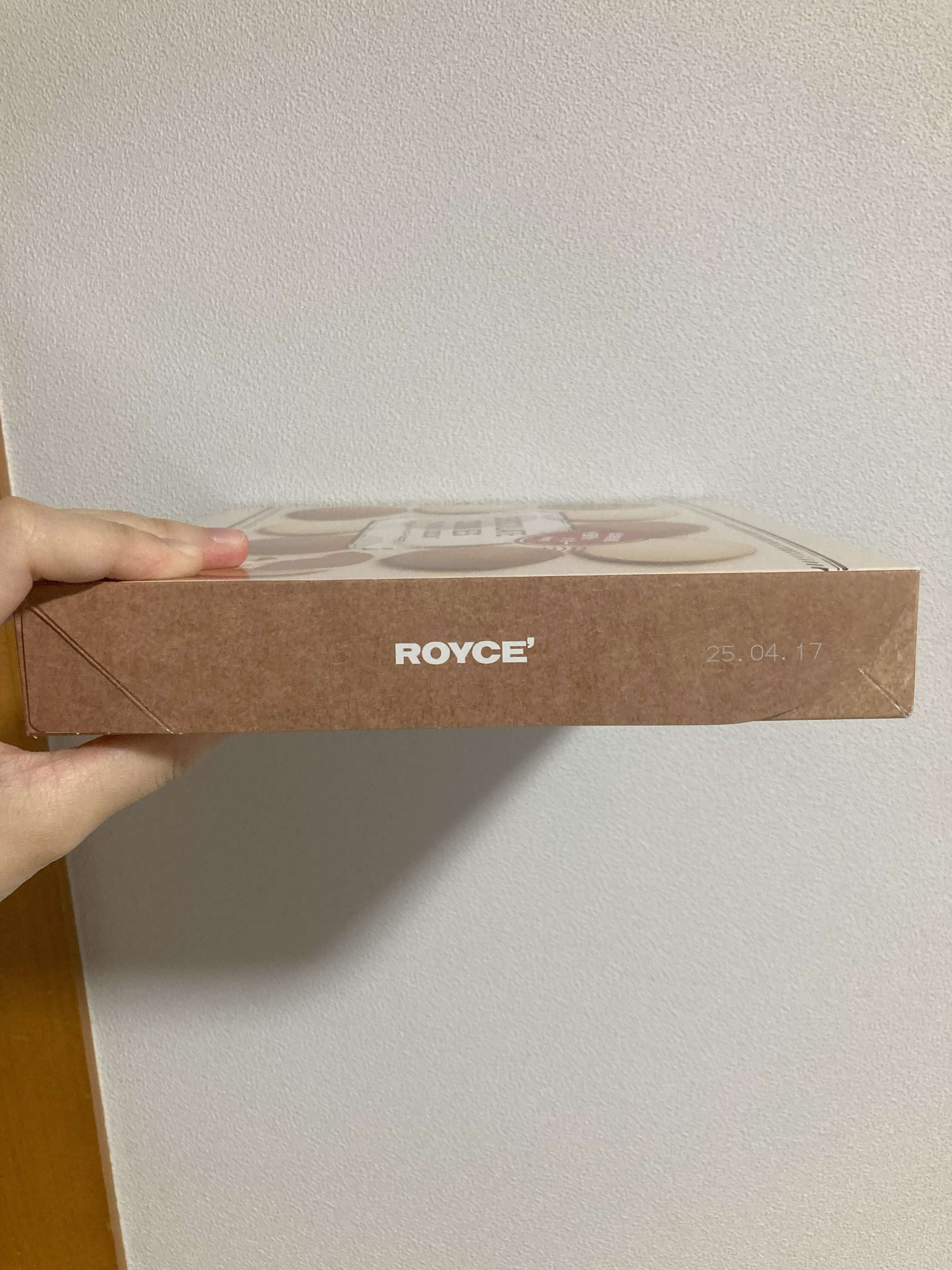 ロイズ-チョコレートクッキーの箱を開けたときの写真